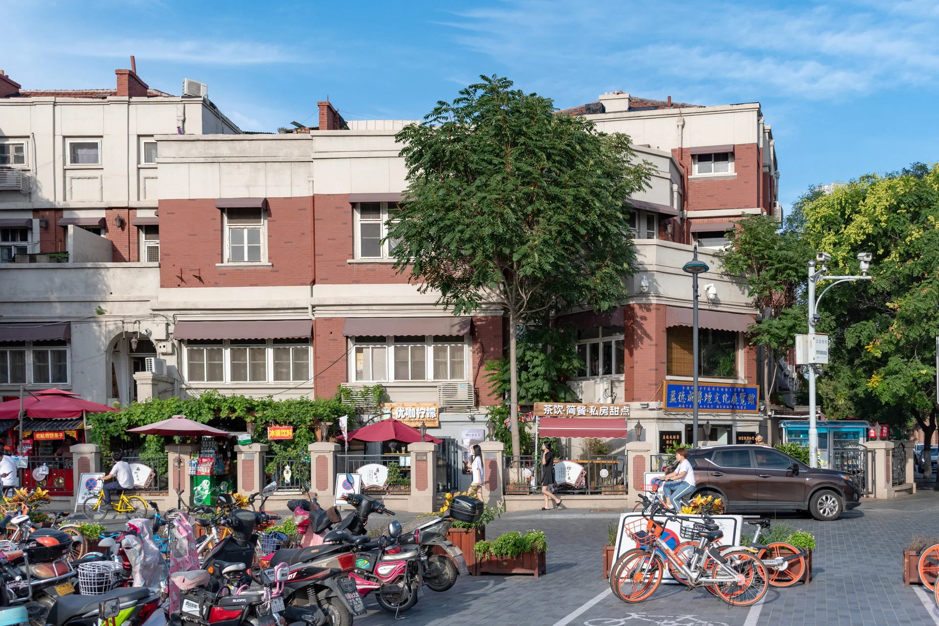 Five Great Avenues — The Concession District That Rewards Wandering, Not Checklists image 2