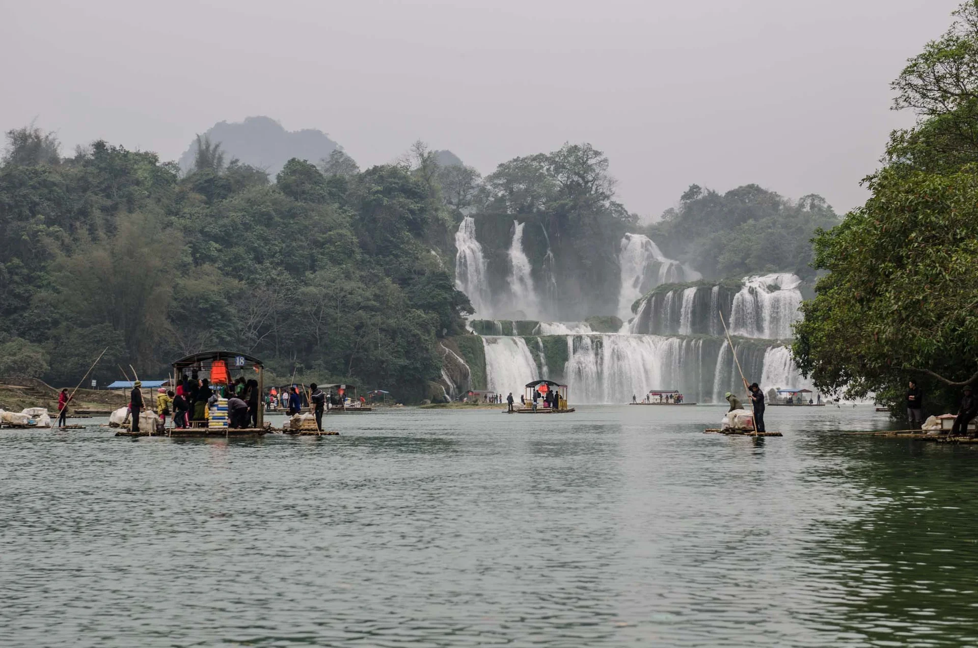 Detian Waterfall — The Border Cascade That Rewards Scale, Boats, And Seasonality image 2
