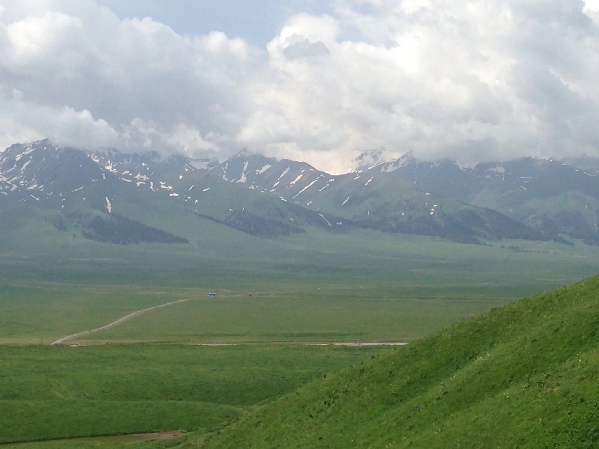 Nalati Grassland — The Sky Meadow Route That Needs Distance, Light, And Restraint image 2