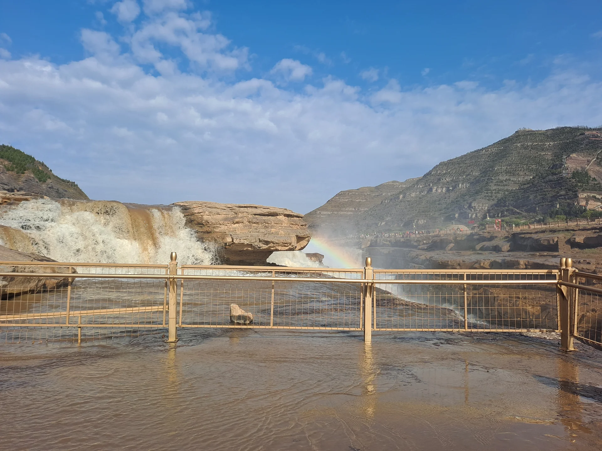 Hukou Waterfall — The Yellow River Force Spot That Works Best When You Accept Sheer Volume Over Elegance image 2