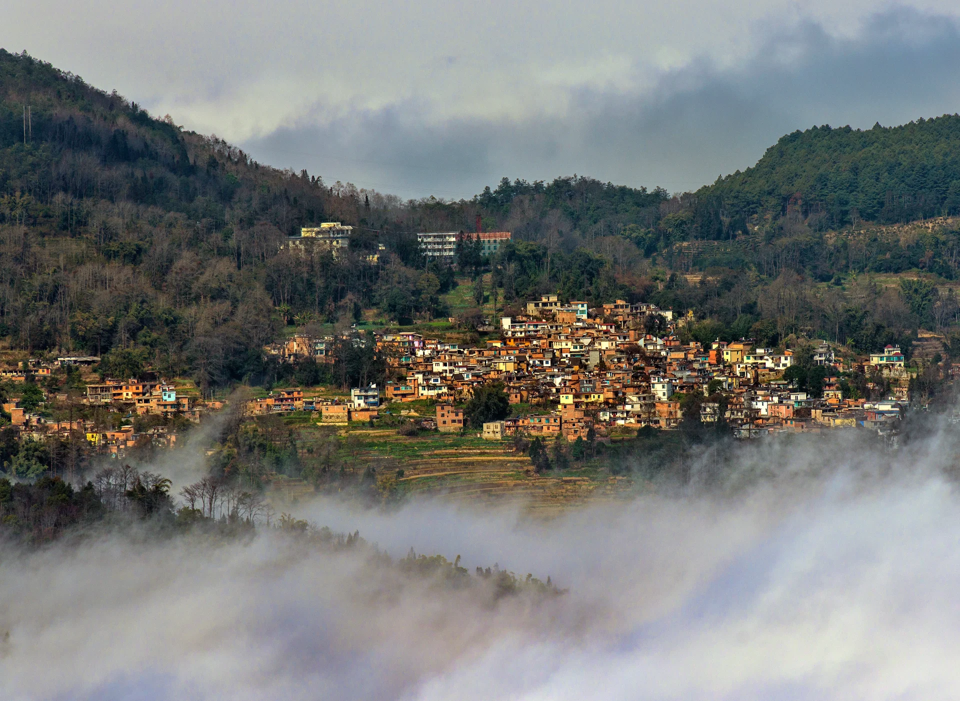 Yuanyang Rice Terraces — The Living Hani Landscape That Works Through Light, Water, And Village Continuity image 2